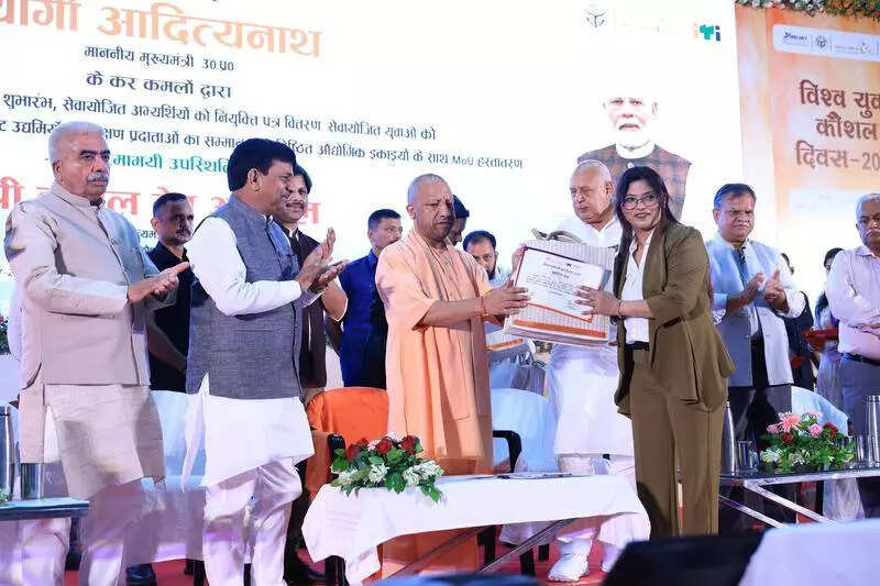 Govt committed to providing jobs to skilled youth: CM