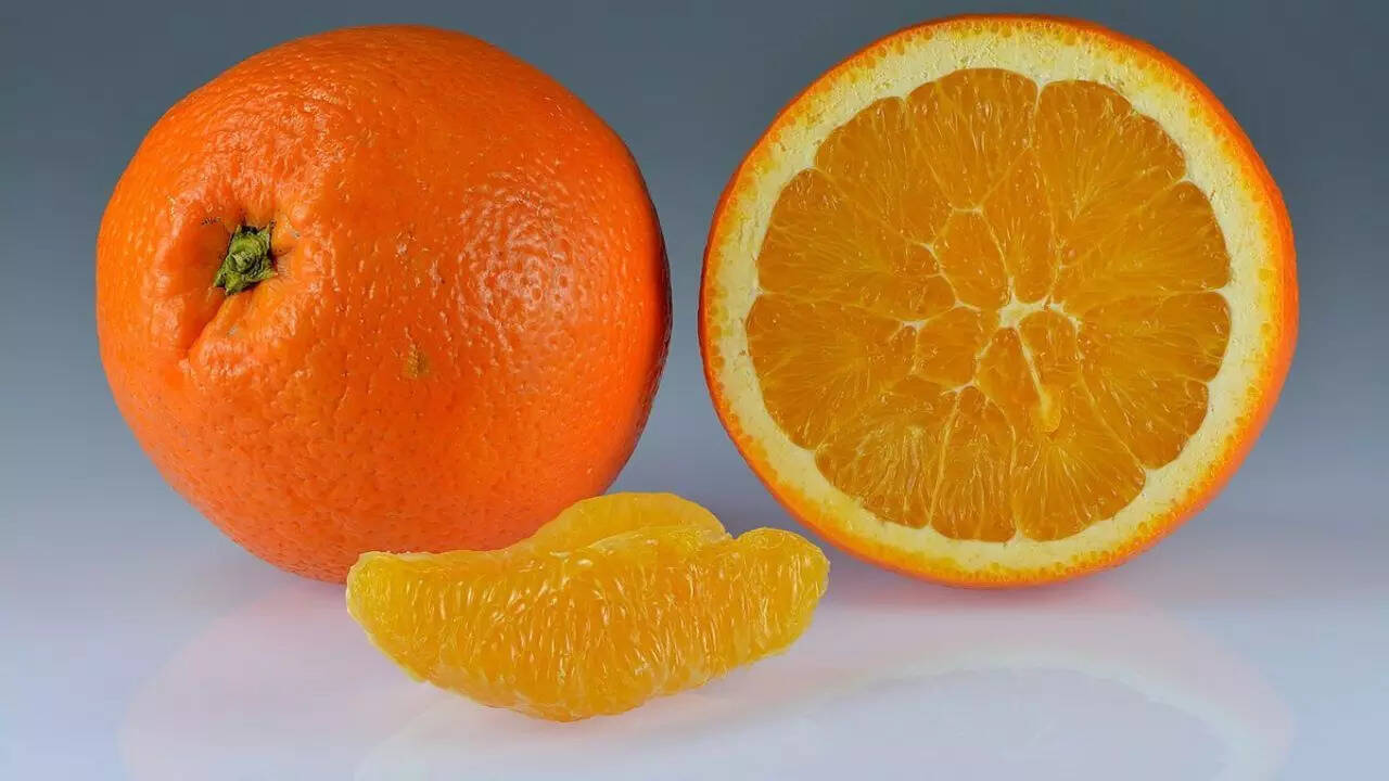 Orange peel and rosewater soothing mask for sensitive, red, or irritated skin