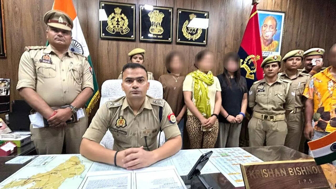 2 Instagram influencers held in UP for vulgar content