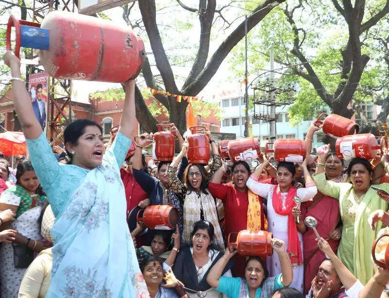 Congress and BJP locked in copycat campaign clash, cadres worried