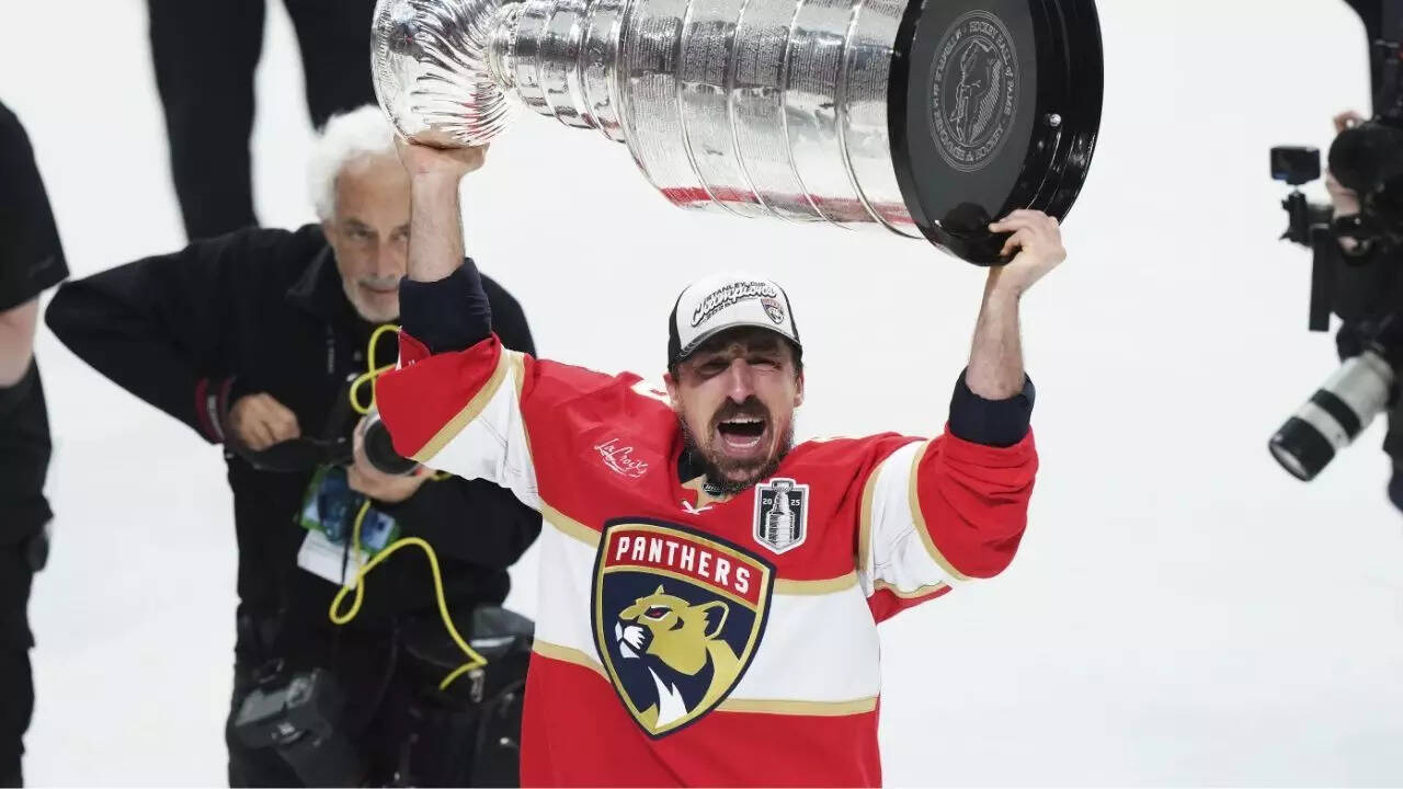 Brad Marchand called traitor before hostile Bruins homecoming