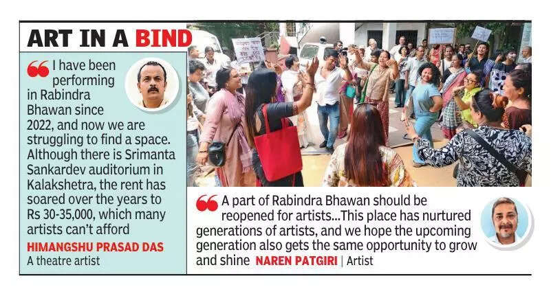 Artists protest, urge govt to reopen Rabindra Bhawan shut for three years