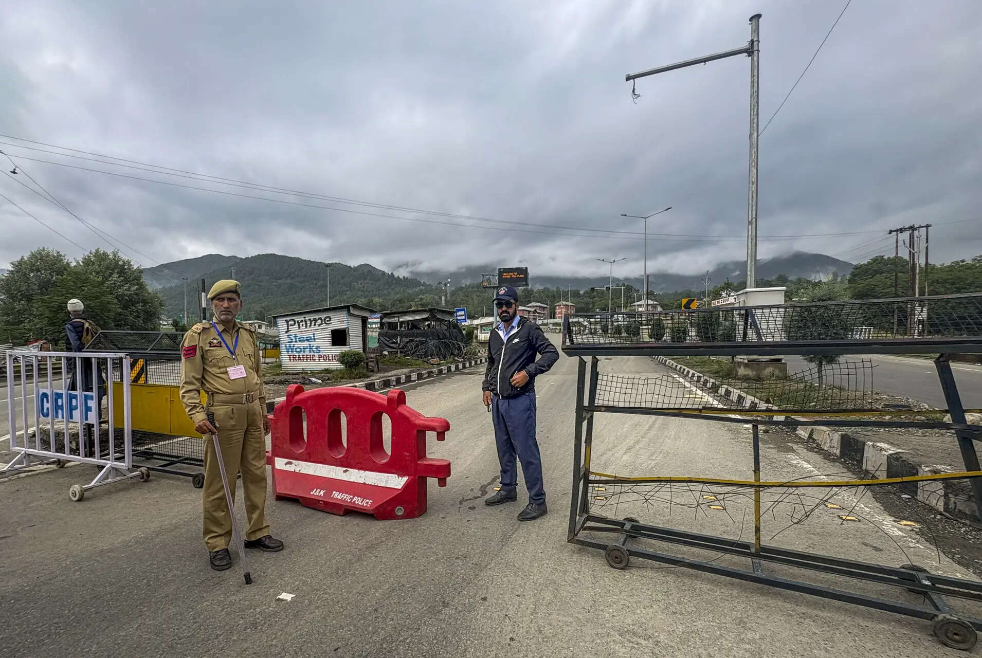 Amarnath Yatra resumes after daylong suspension​