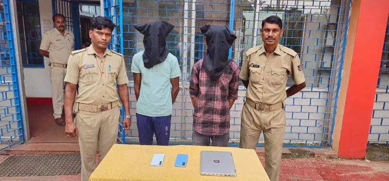 2 arrested for house theft