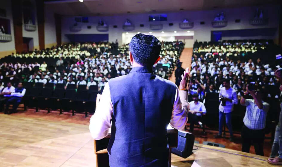 Sawant criticises teachers for not preparing students for NEET, JEE