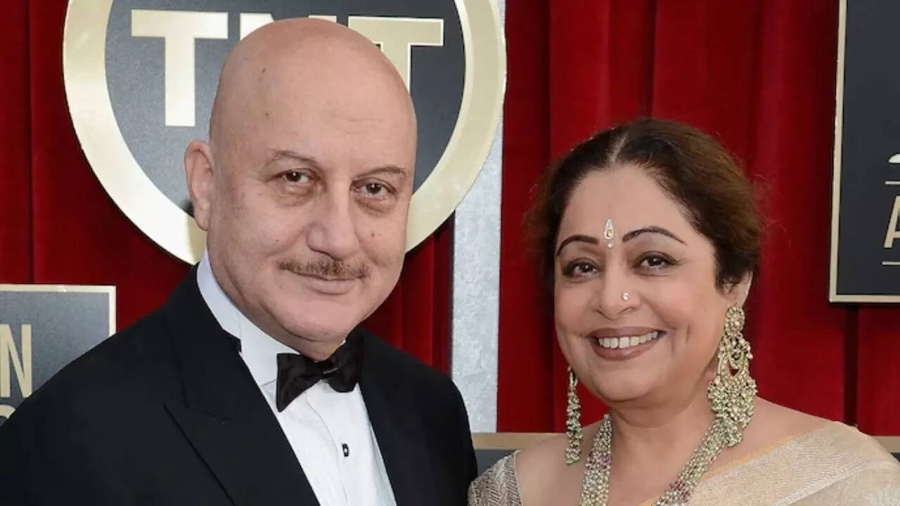 Anupam recalls Kirron's hilarious reaction during drug scare at airport