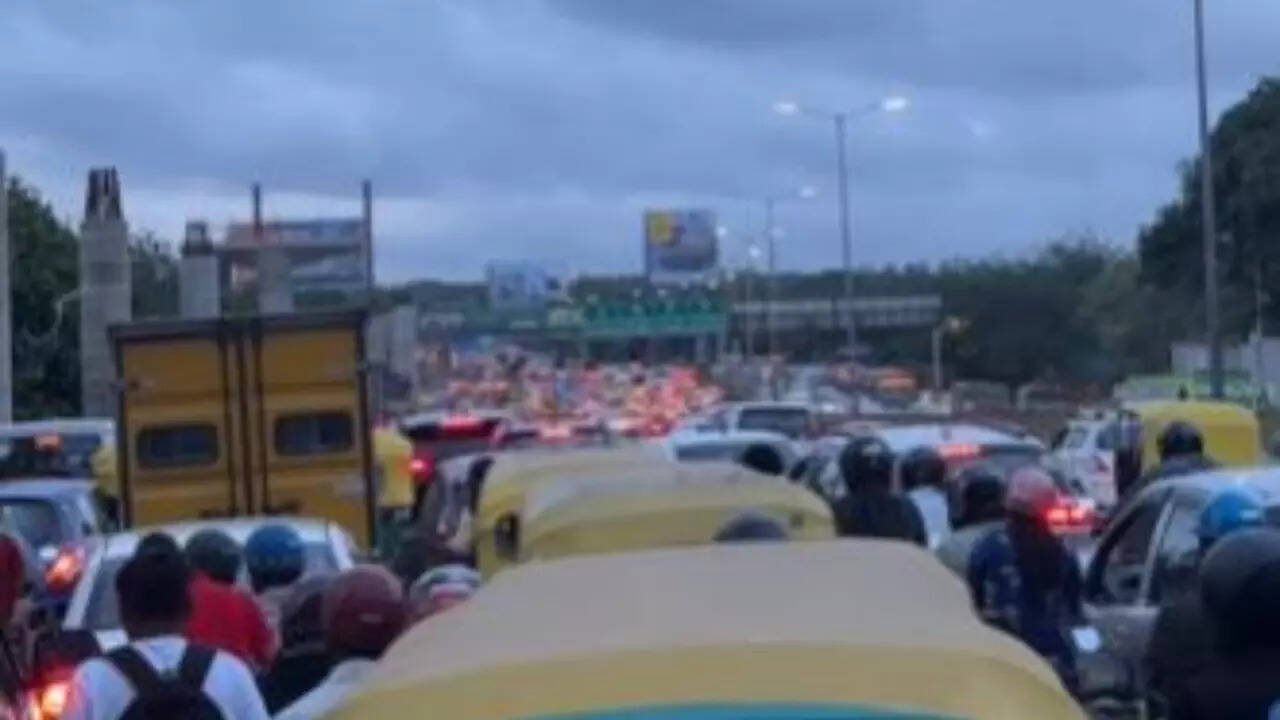 ‘Friend reached Dubai and am still stuck here’: Instagram post on Bengaluru traffic goes viral; netizens react​