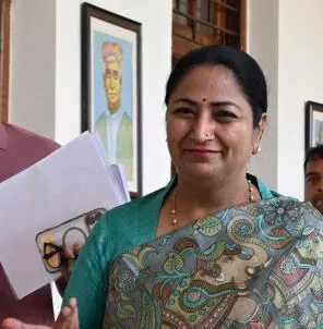 Rekha pushes for cultural unity via art and festivals