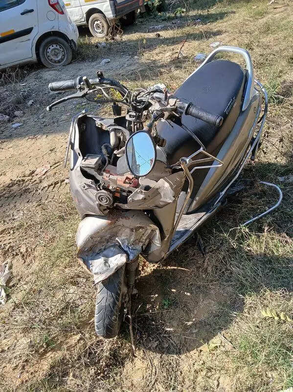 Man hit by dump truck in Defence Colony dies, driver still on the run