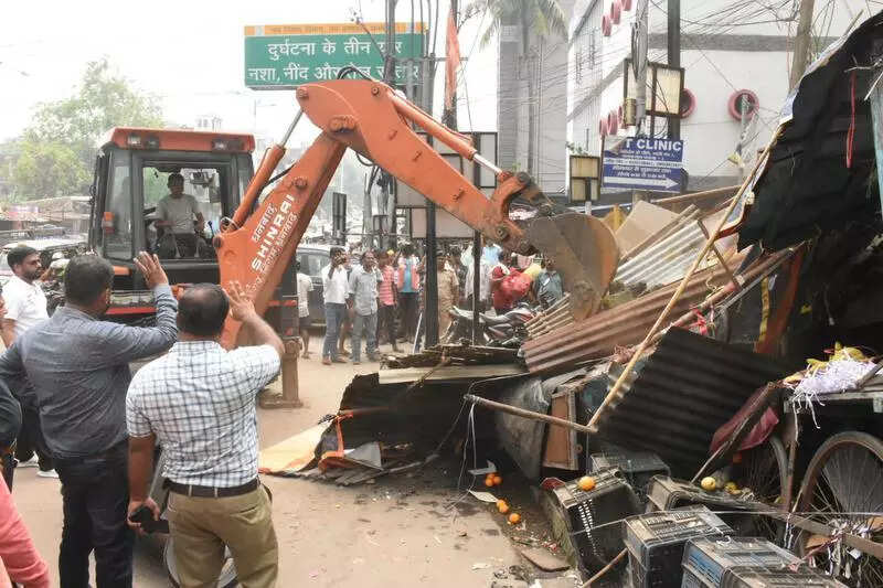 Dhanbad admin launches eviction drive ahead of Murmu’s visit