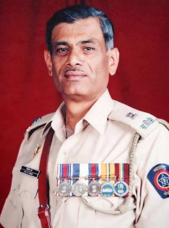 ‘Mysterious’ death of cop finds mention in book of man acquitted in 11/7 Mumbai train blasts case