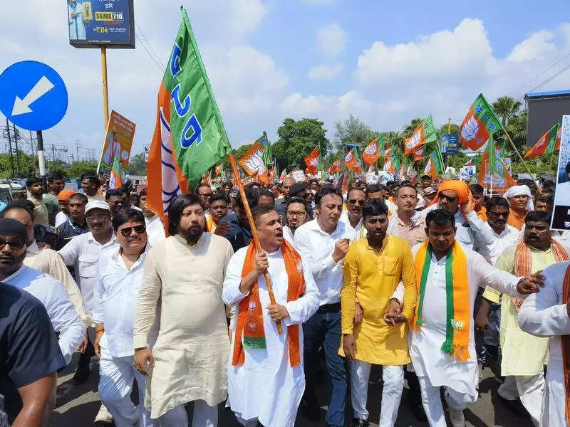 Samik, Suvendu seek Bihar-like SIR, say Bengali culture under attack in state