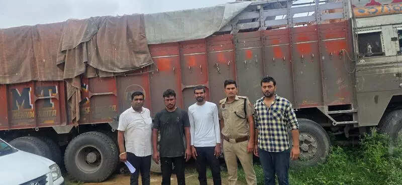Truck carrying 160kg poppy husk seized near Gurgaon’s Subhash Chowk