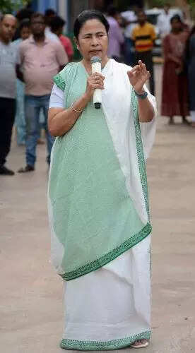 BJP-governed states crossing federal boundaries: Mamata