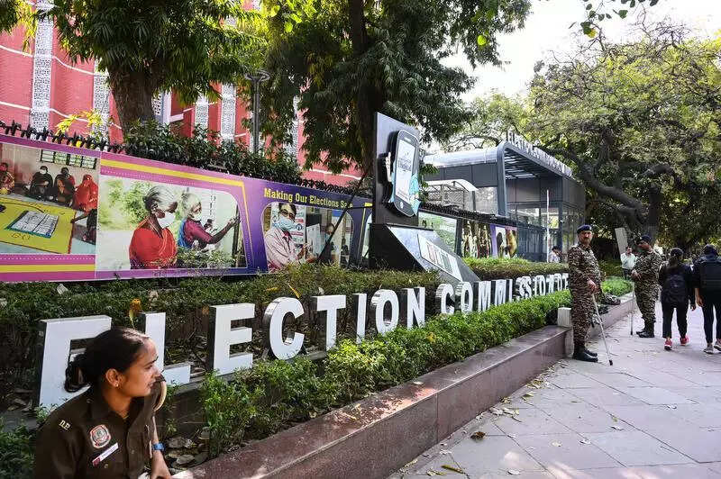 Set up separate election dept, budget: EC to Bengal