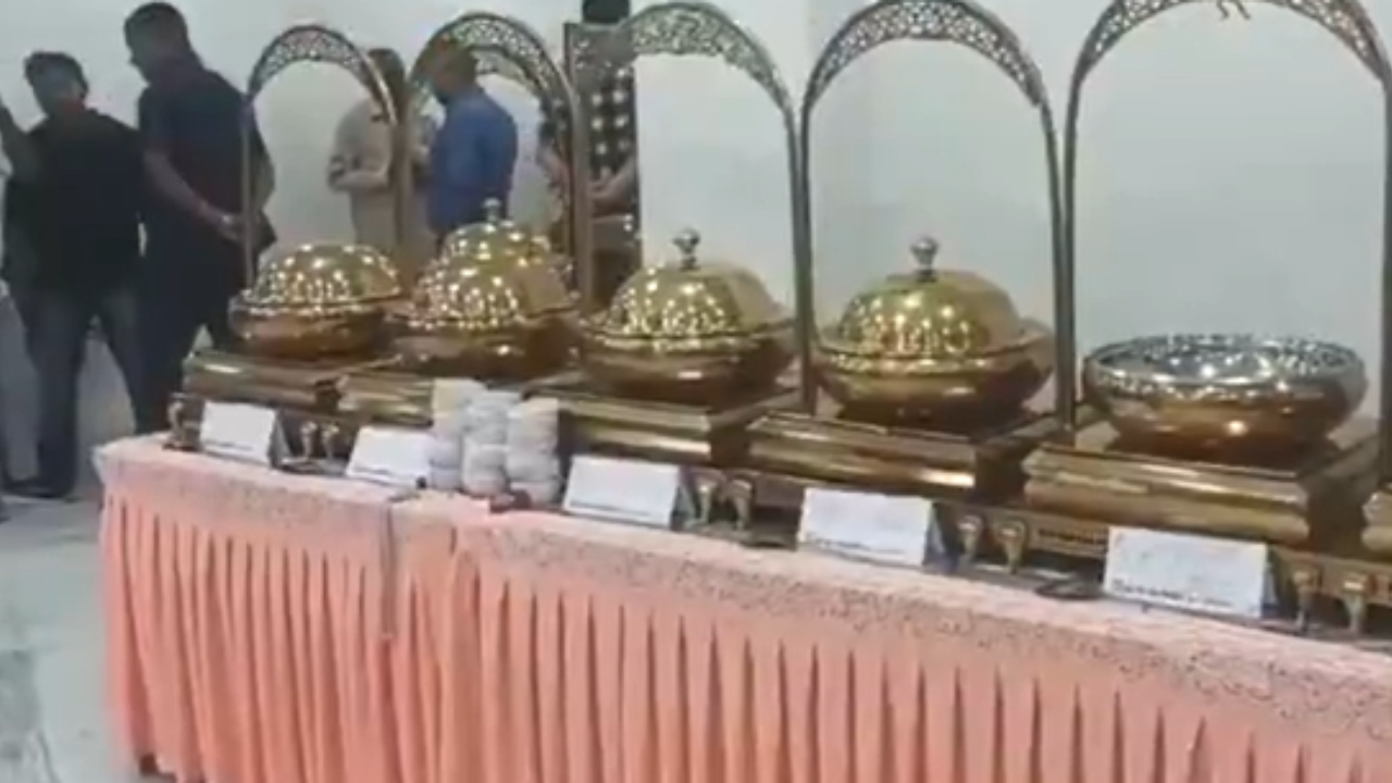 Mutton politics the flavour, Bihar netas get each other&rsquo;s goat