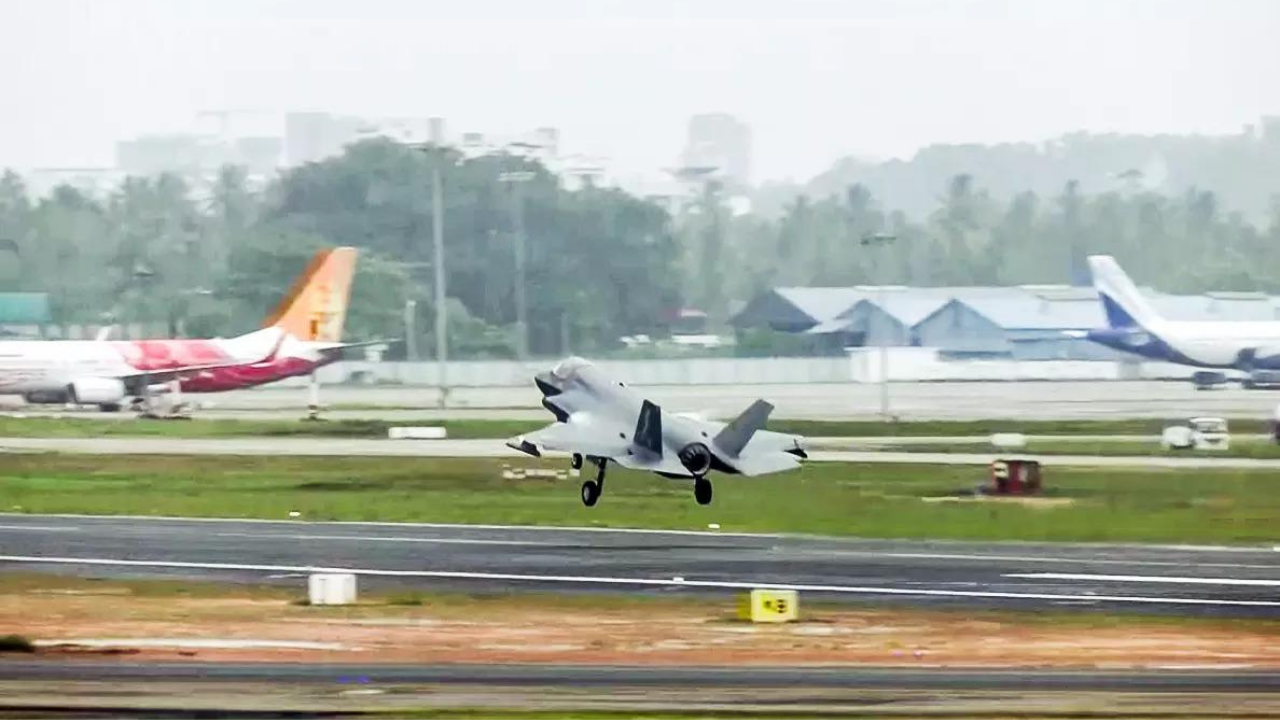 UK's F-35 fighter jet takes off from Kerala after month-long layover and jaw-dropping charges; sparks online buzz