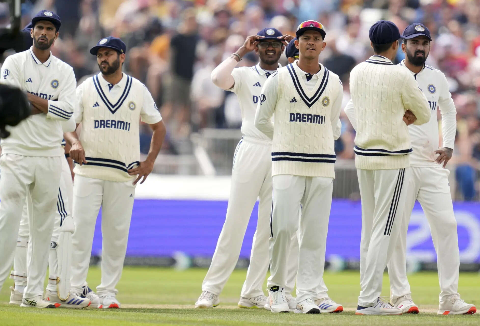 IND vs ENG Live: Rain forces early Lunch, India reach 321/6 in Manchester