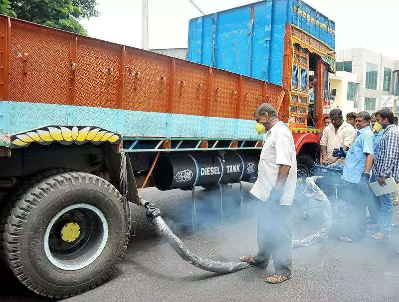 Tech glitch holding up pollution certs for vehicles with pending challans: Govt