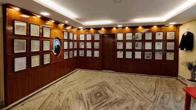 ‘Father of IVF’ gets gallery in Salt Lake; letters, equipment on display