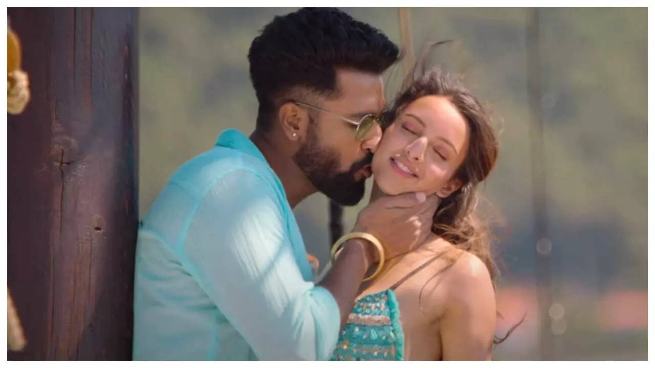 Triptii calls Vicky “inspirational”, says his patience is something she wants to learn