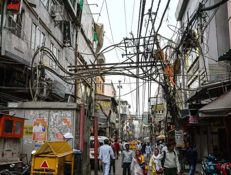 No more dangling dangers: Janakpuri to be soon free of overhead electrical wires