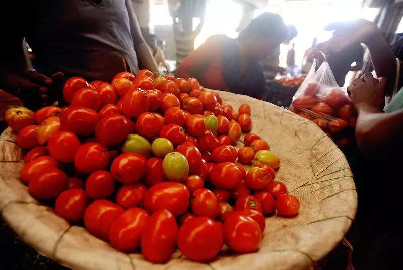 Tomato prices shoot due to short supply, spoilage