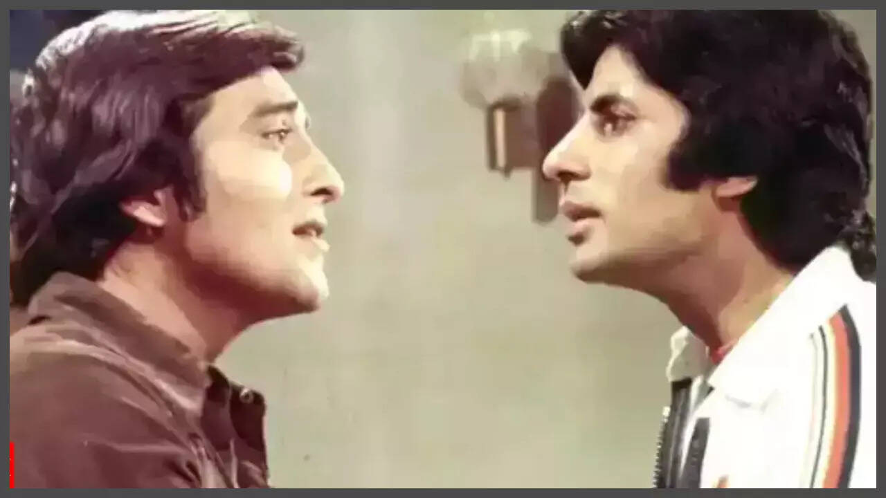 Big B was replaced by Vinod Khanna in Shaque after 16 flops