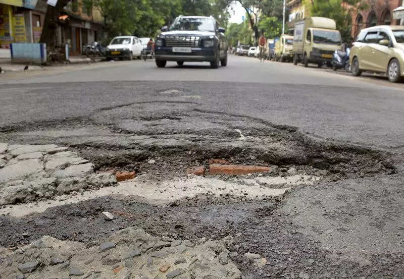 Flood water recedes, leaves craters in wake across Kol, SL