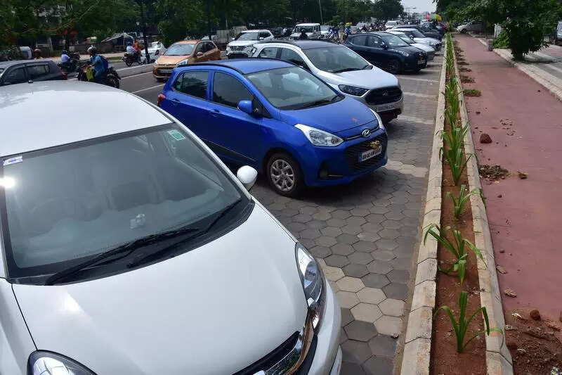 Govt mulls web portal for pvt vehicle owners to clear Rs 8 crore dues