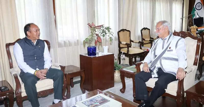 Parnaik, HM discuss law & order in TCL dists