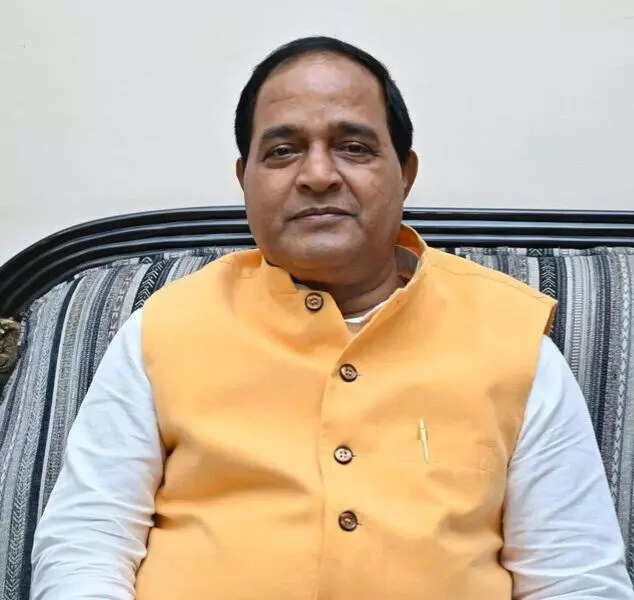 Minister falls prey to Rs 25L land fraud, files FIR