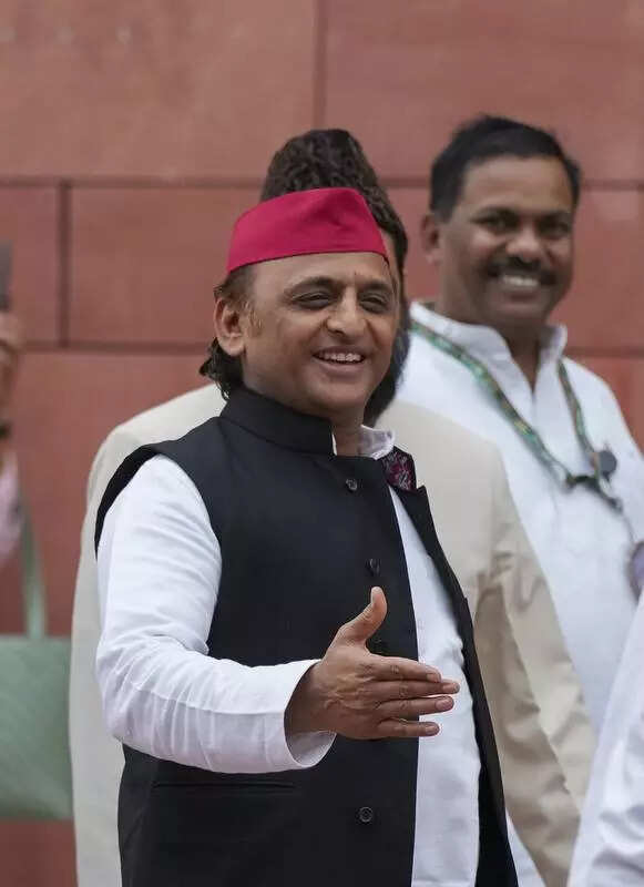 Govt should phase out trade with China in 10 years, says Akhilesh
