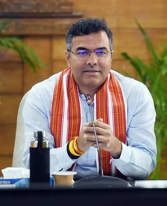 AAP, BJP spar over flooding, Cong attacks Delhi govt too