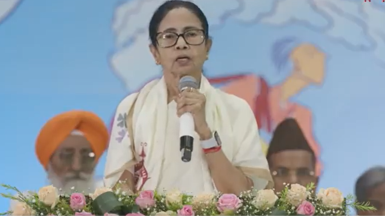 Durga Puja preparation: Bengal govt to give Rs 1.10 lakh grant to each committee; Mamata Banerjee holds meeting