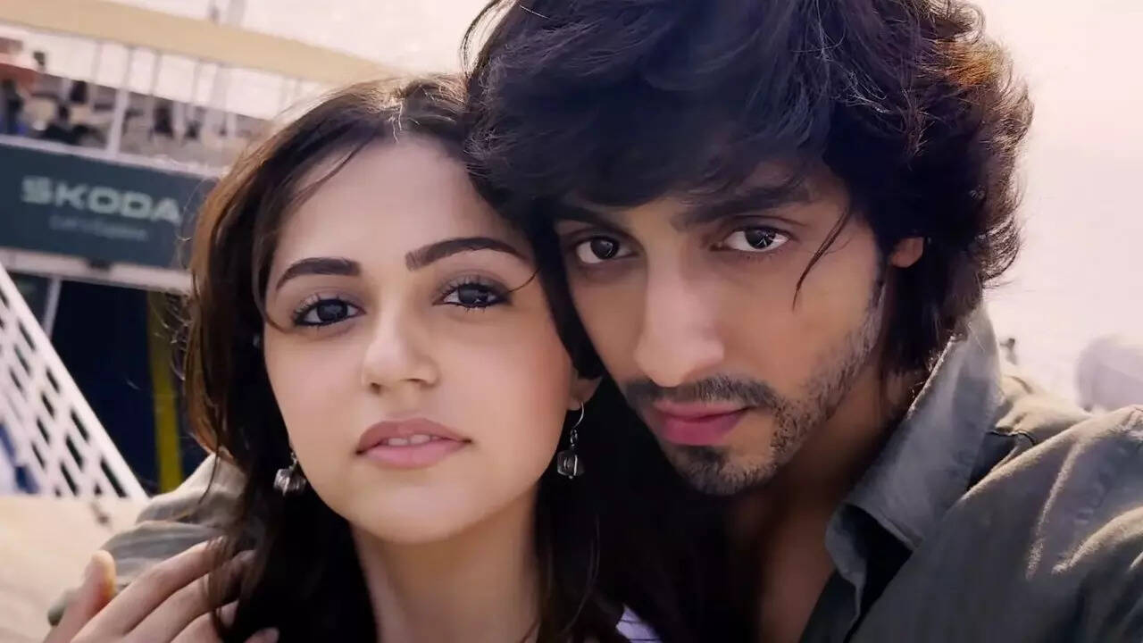 ‘Saiyaara’ Box Office day 15: Ahaan Panday-Aneet Padda’s film maintains hold; mints over Rs 4 cr