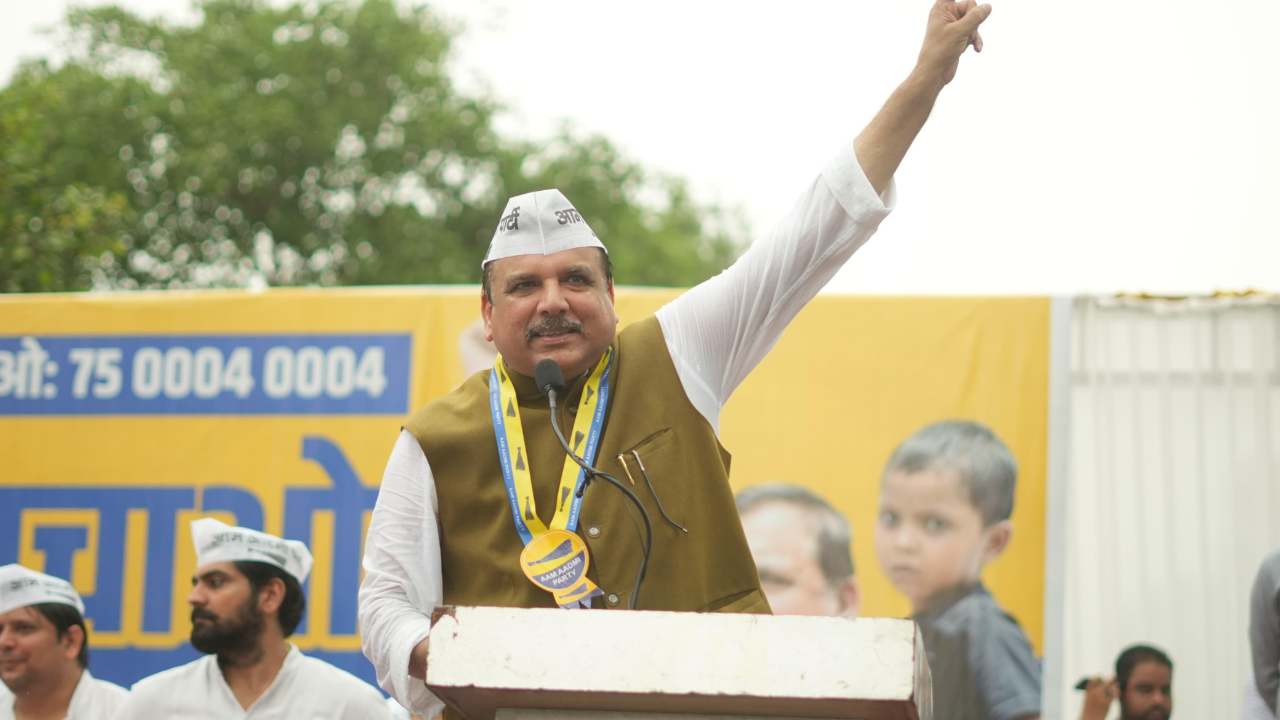 ‘Not a single school will be allowed to shut’: AAP protests in Lucknow over govt school closures; demands policy rollback