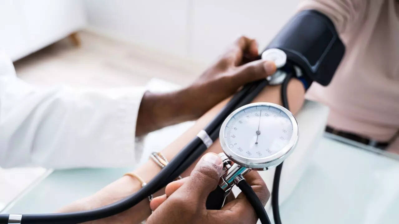 Cardiologist explains how to correctly measure blood pressure at home