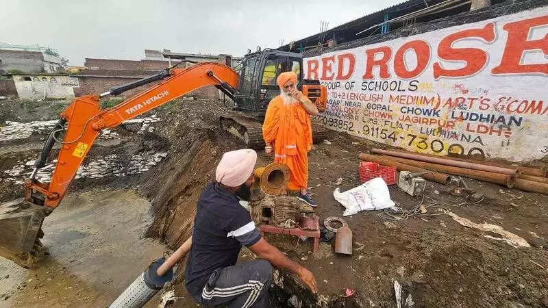 Seechewal notes purer water in Buddha Nullah, warns dairy farmers against further pollution