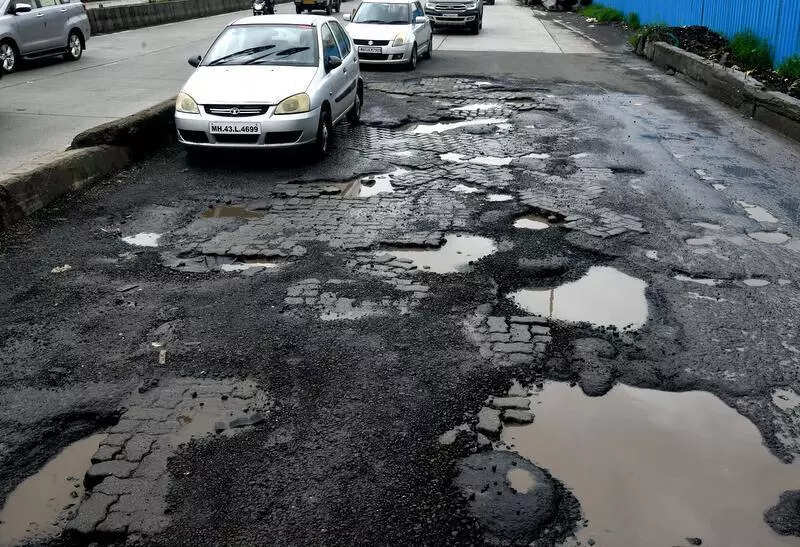 DCM Shinde and Sarnaik set Aug 10 as deadline to repair potholes