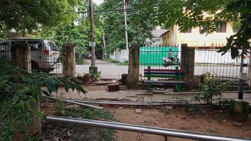 Mogappair park neglected, unusable