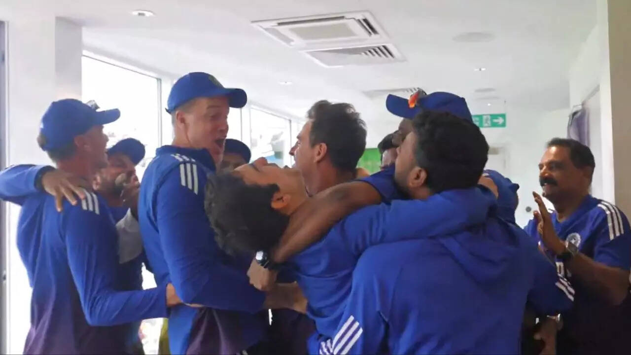 Watch: Gambhir and India coaches go wild after win at The Oval