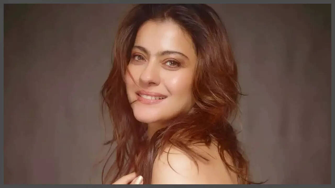 This actress won first Best Villain award, paired with SRK