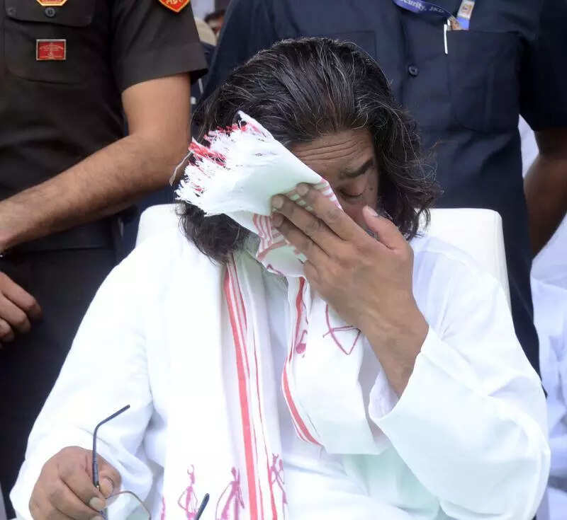 Won’t Let Jharkhand bow down, your legacy won’t fade: Hemant’s Note to Guruji