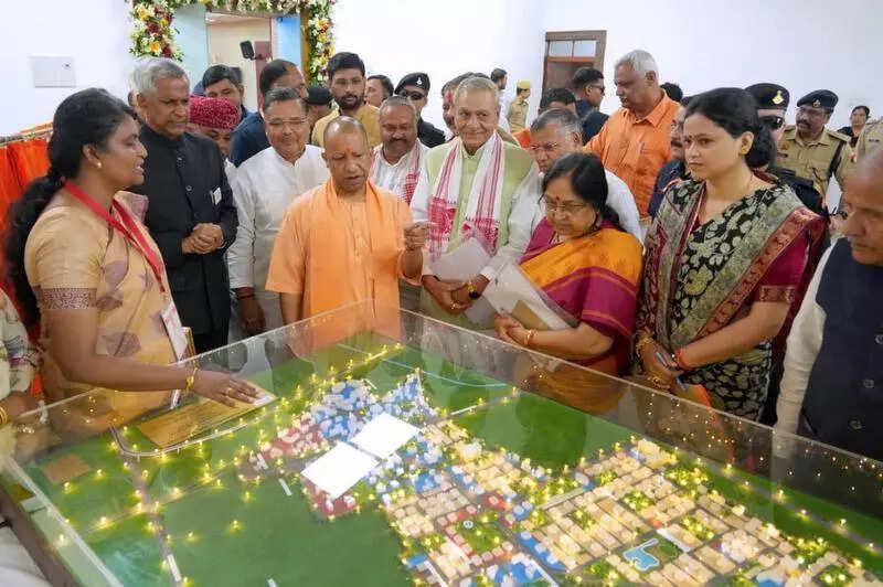 CM to officials: Include views of public reps in action plans