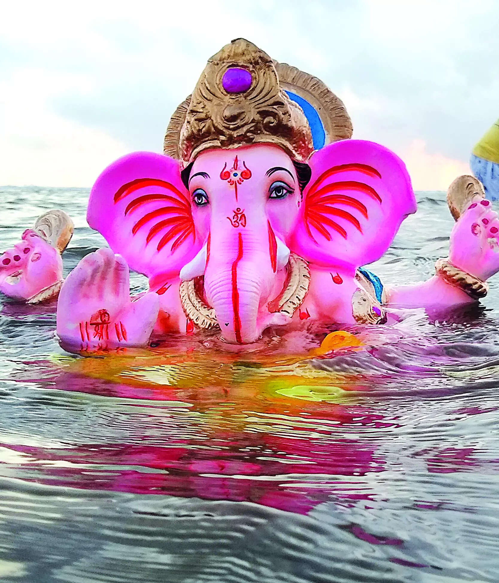 Make robots part of Chovoth celebration to win govt reward