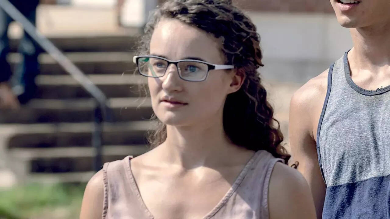 Kelley Mack (2)