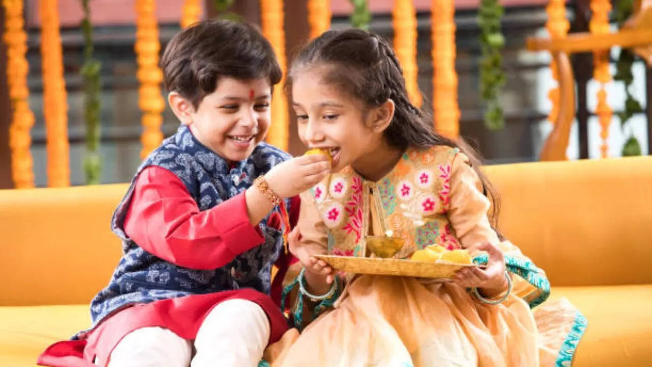 Happy Raksha Bandhan: 20+ Wishes, Messages, Quotes, Images, Facebook & WhatsApp status