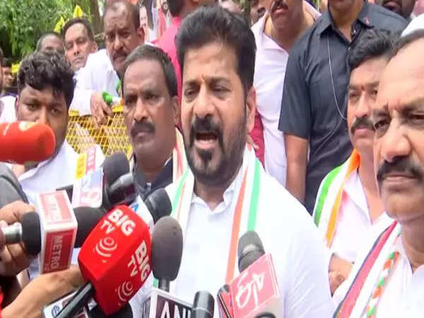 ‘BJP against backward castes’: Revanth Reddy protests in Delhi; seeks President’s nod for Telangana OBC quota bills