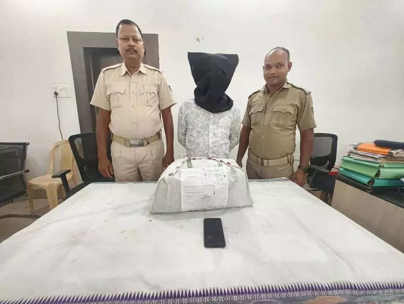 Man held with 4 kg ganja in Rourkela
